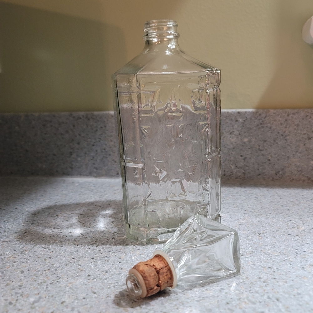 Monarch Wine Co. Clear Glass Decanter Manischewitz Brooklyn NY